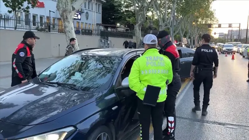 İstanbul'da Şok Baskın! 1039 Kişi Gözaltında!
