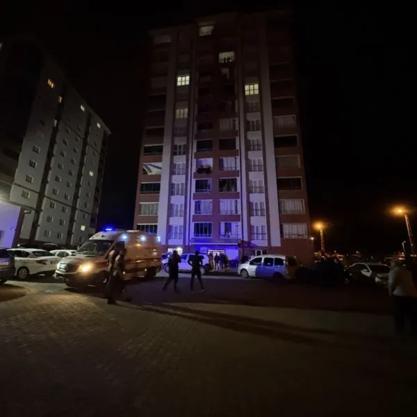 Sivas'ta Kan Donduran Olay: İki Kardeş Evde Ölü Bulundu!