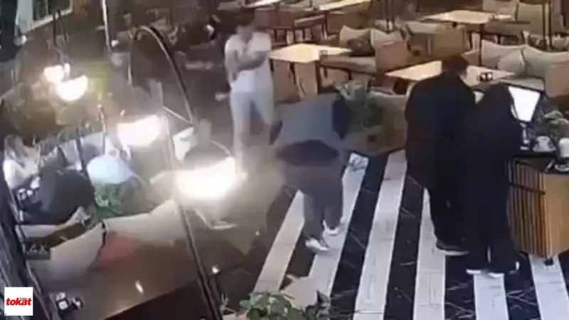 Elazığ'da Kafede Silahlı Dehşet! Saldırı Anı Kamerada