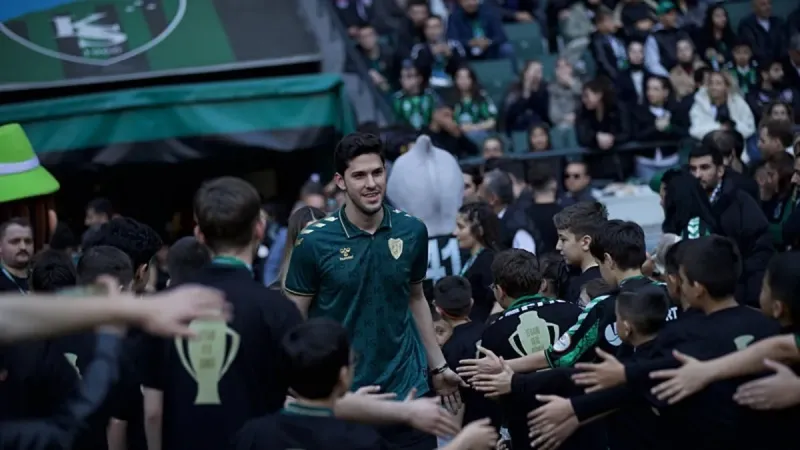 Batuhan Şen Galatasaray'a mı Dönüyor? Kocaelispor'dan Şok Karar!