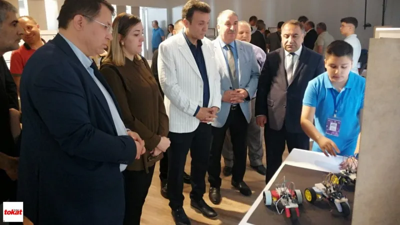 Niksar'da Bilim Şöleni! TÜBİTAK Fuarı'nda Genç Dahiler Sahneye Çıktı