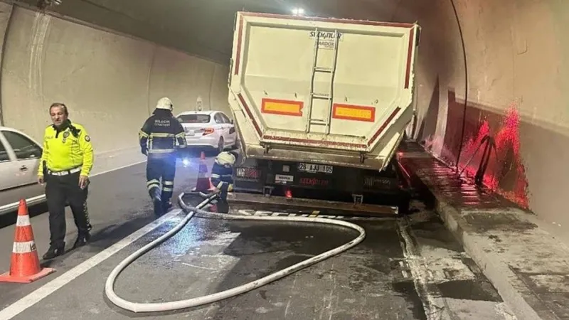 Osmangazi Tüneli'nde Yangın! Tır Alev Alev Yandı!