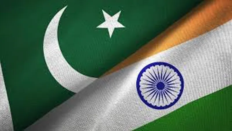 Pakistan'da Uçuşlar Neden Durdu? Karaçi, Lahor, Sialkot Alarmda!