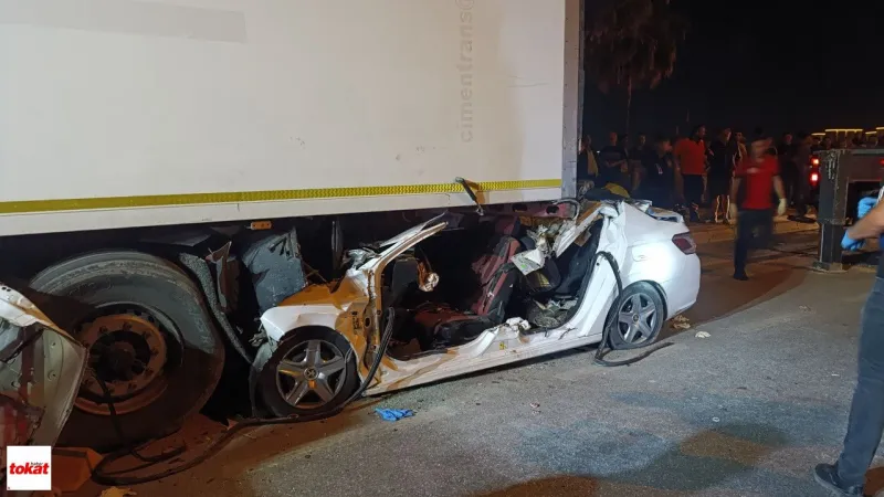 Feci Kaza! Tır Altında Can Pazarı: 2 Kişi Hayatını Kaybetti