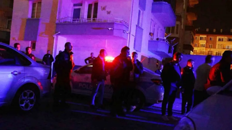 Aksaray'da Skandal! "Bizi Dövüyorlar" Diyerek Polisi Şikayet Ettiler!