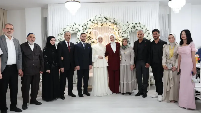 Bakan Göktaş'tan Sürpriz Ziyaret! Sosyal Medya Davetini Kırmadı