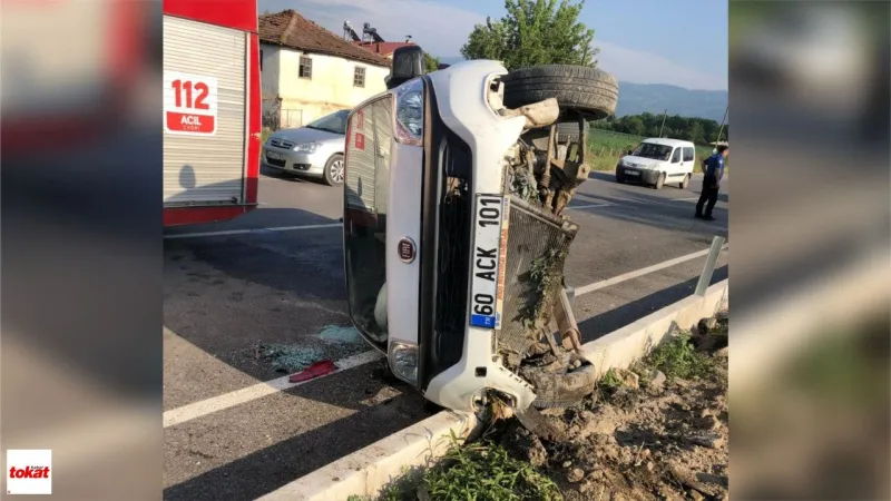 Niksar Tokat Yolunda Kaza: 4 Yaralı