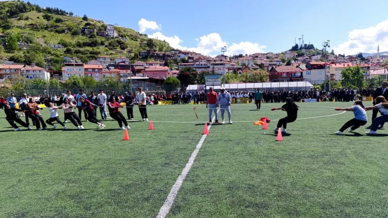 Niksar'da 19 Mayıs Şöleni: Coşku Dorukta! İşte O Anlar!