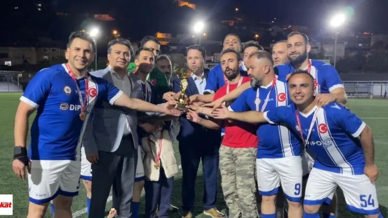 Niksar'da Final Heyecanı: Kurumlar Arası Futbol Turnuvası Şampiyonu Emniyet Müdürlüğü Oldu