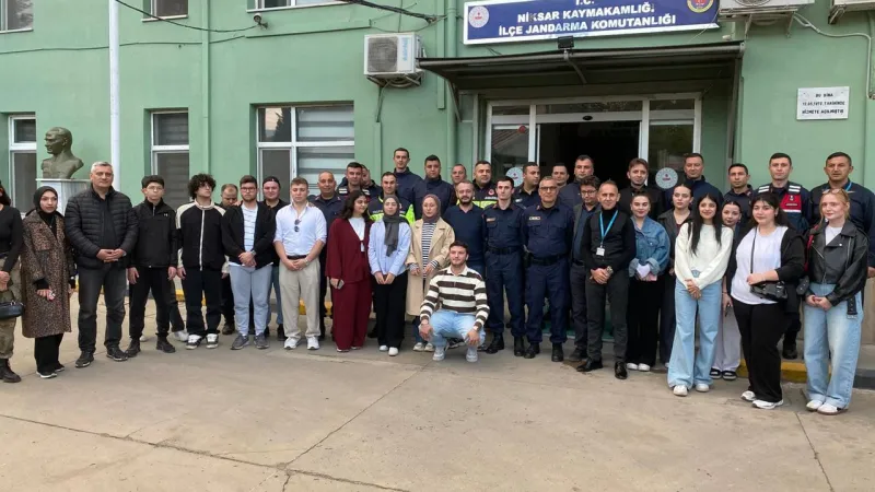 Niksar'dan Mehmetçiğe Tatlı Sürpriz! Üniversitelilerden Anlamlı Jest