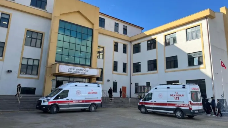 Öğretmenler Günü Kabusu! Yemekten Zehirlenen Öğrenciler Hastanede