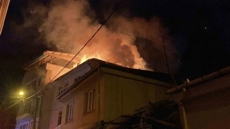 Oto tamirhanesinde korkutan yangın