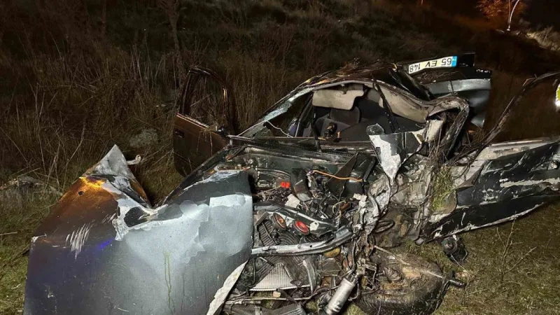 Uşak'ta Feci Kaza! Otomobil Şarampole Yuvarlandı: 2 Ölü!