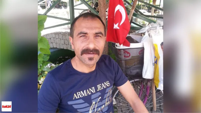 Parkta Dehşet: Arkadaşının Önce Kafasına Vurdu, Sonra Boğazını Kesti
