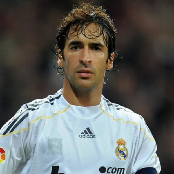 Real Madrid'de Raul'la yollar ayrıldı!
