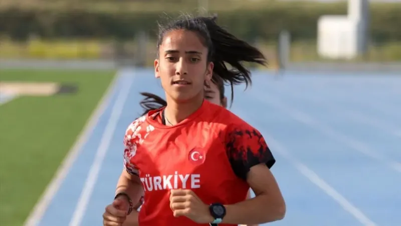 Derya Kunur'dan Rekor Denemesi! Günde 30 Km Koşuyor!