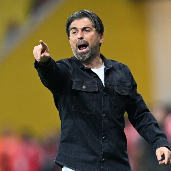 Rizespor'da Şok Karar! İlhan Palut Görevine Devam mı?