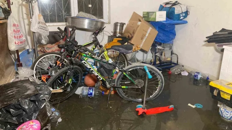 Sağanak Etkisi Yolları Göle Çevirdi!