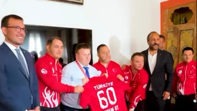 Şampiyonluk Yolunda Down Sendromlular Futsal Milli Takımına En Büyük Moral Ethem'den