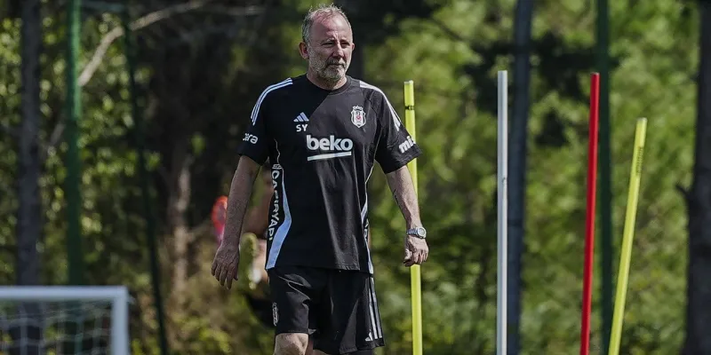 Sergen Yalçın'dan Sürpriz Karar! Beşiktaş Başakşehir 11'i Şaşırttı