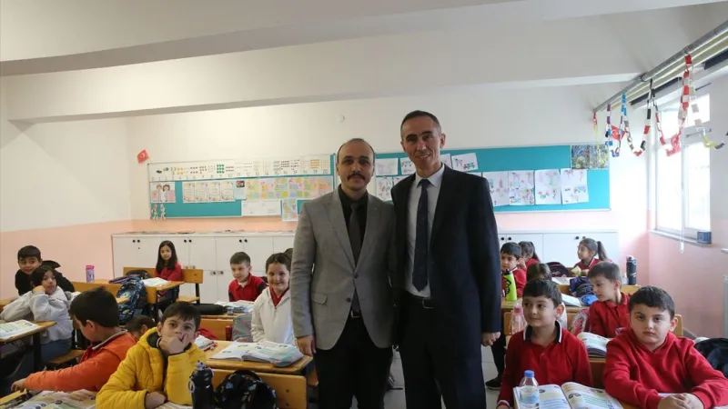 Öğretmeninden Müdür! Yıllar Sonra Aynı Okulda Şaşırtan Buluşma