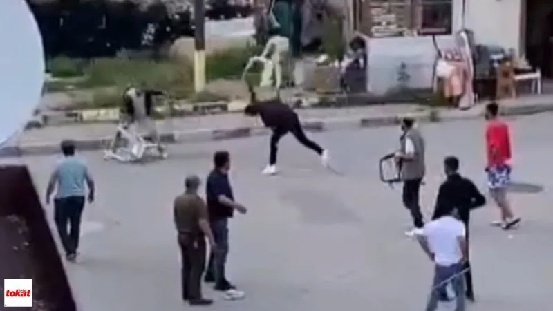 Sopalı, Bıçaklı, Yumruklu Korna Kavgası! 5 Yaralı, 10 Gözaltı