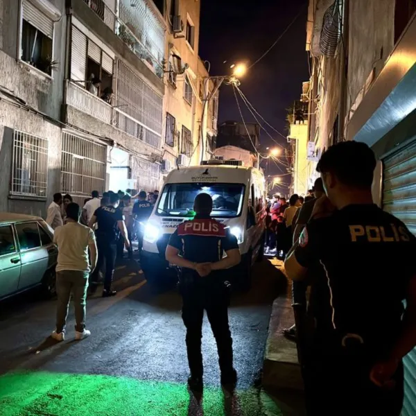 İzmir'de Korkunç Cinayet! Kadın Kocasını Tabancayla Vurdu!