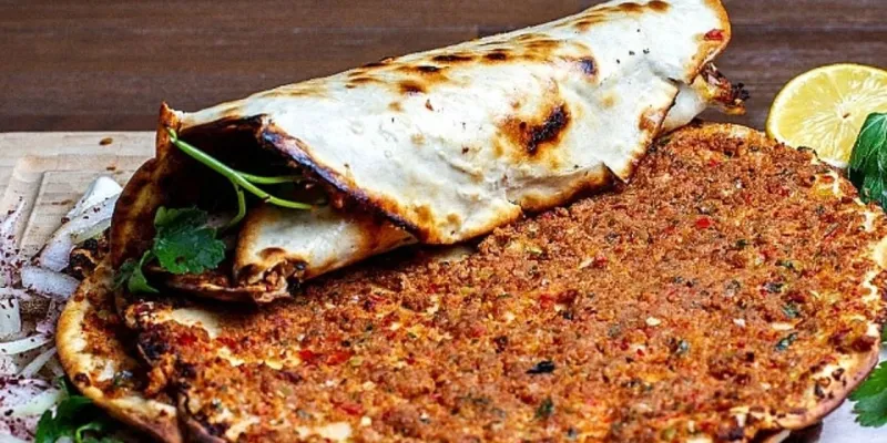 Bodrum'da Lahmacun Şoku! Tatilciler Fiyatlara İsyan Etti!