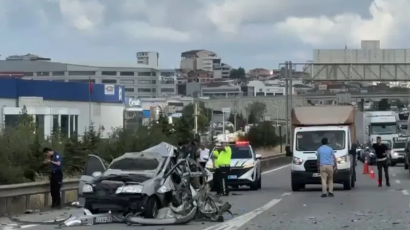TEM'de Feci Kaza: Otobüs Otomobile Çarptı! Durumları Ağır Yaralılar