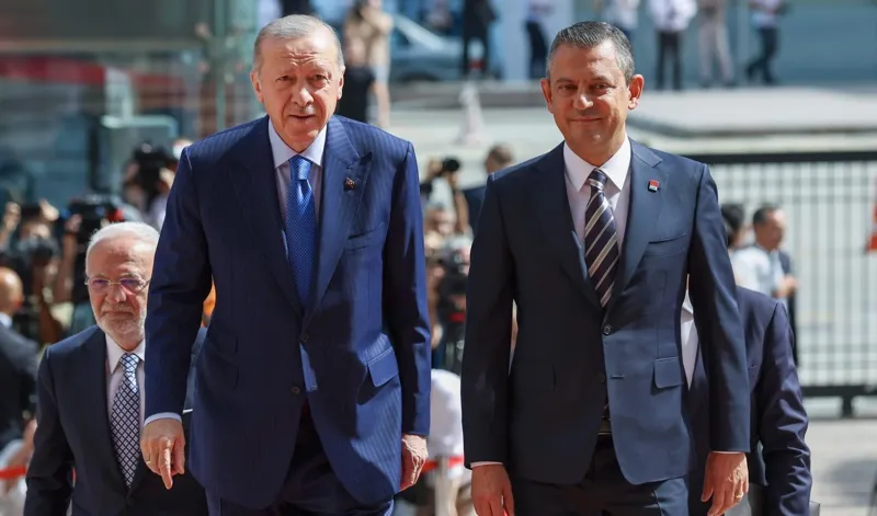 Özgür Özel'den Erdoğan'a Esnaf Çağrısı: O Eli Bırakmayın!
