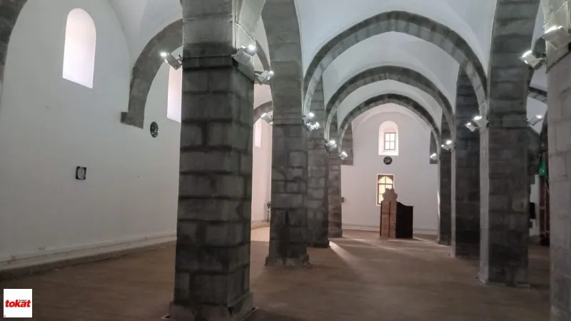 Niksar Ulu Cami'de Devrim! Tarihi Yapıda Alttan Isıtma Dönemi