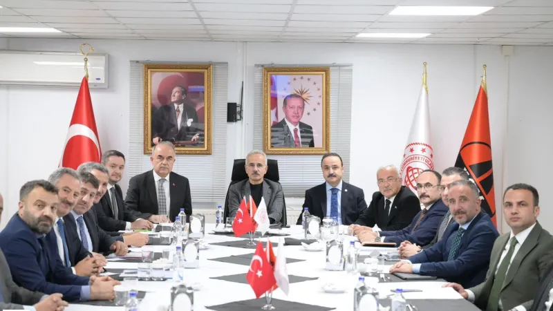 Tokat'ın Ulaşım Geleceği Belirleniyor Ödenekler Güçlendirilecek Uzun Süredir Beklenen Yol Hızlanacak