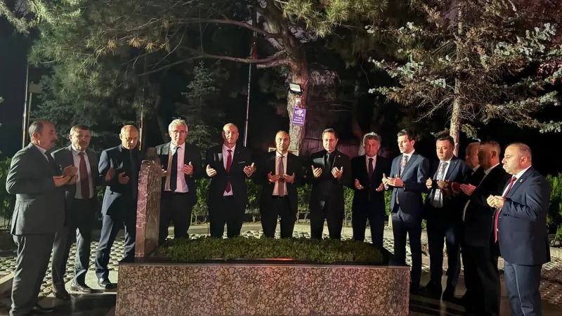 Tokatlı Başkanlar, Başbuğ Türkeş’in Kabri Başında Dua Etti