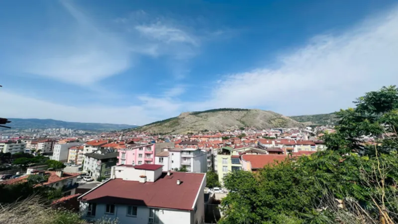 Tokat Yanıyor! 37 Derece Alarmı: Güneş Çarpmalarına Dikkat!