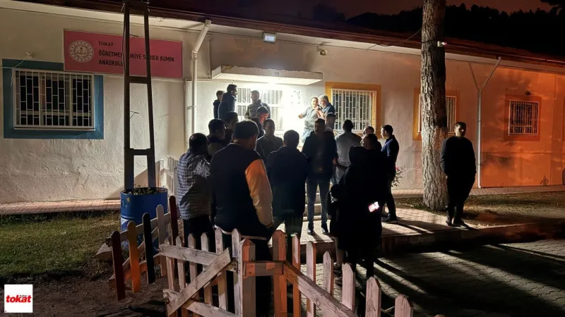 Tokat’ta Anaokulu Kaydı İçin Gece Kuyruğu: Veliler Sabahladı!