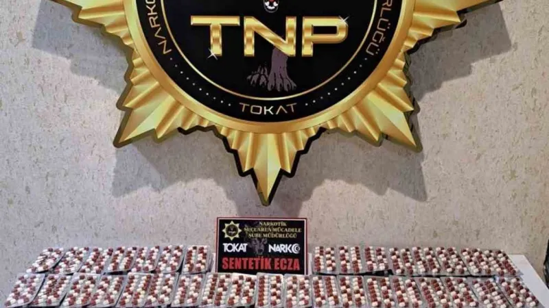 Tokat'ta durdurulan araçta binlercesi çıktı