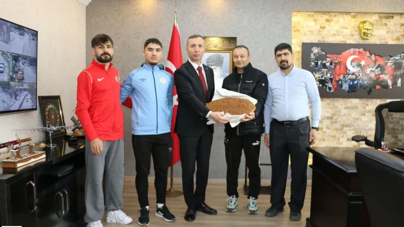 Tokat’ta Güreşin Kalbi Emniyette Attı: ASP Kulübü’nden Ziyaret