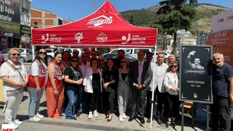 Tokat'ta Merhum Ferdi Zeyrek Hayrına Lokma Dağıtıldı