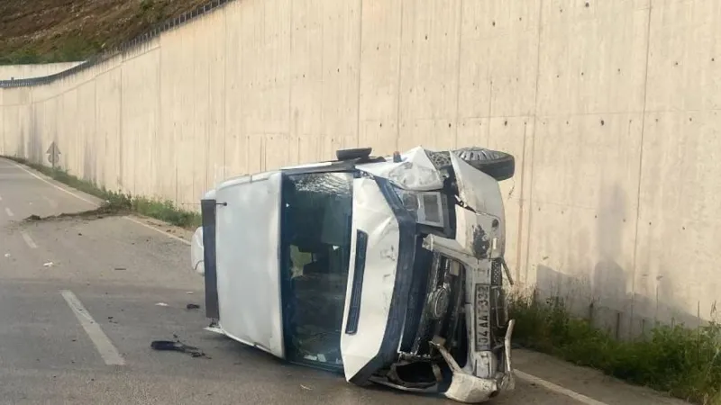 Tokat'ta Minibüs Kazası: Faciadan Dönüldü! Çok Sayıda Yaralı