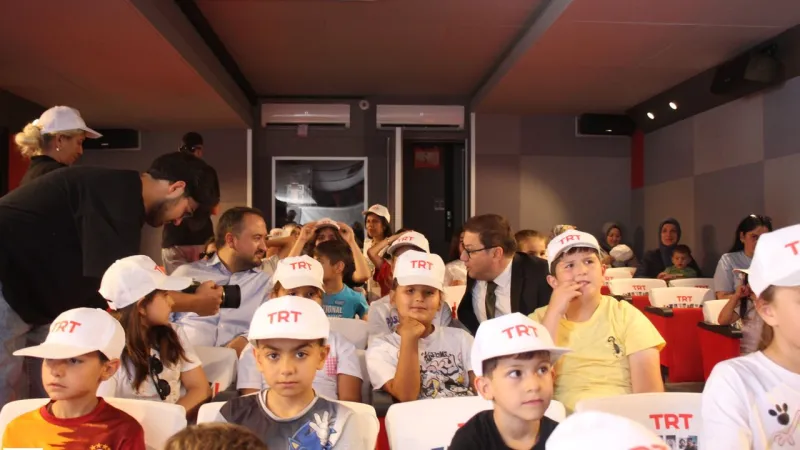 TRT Sinema Tırı Erbaa’da Çocuklarla Buluştu