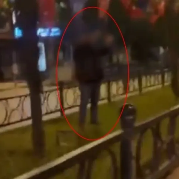 Bayrağa Saldırı Girişimi! Bursa'da Neler Oluyor?