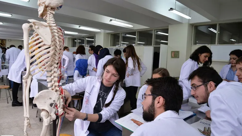 Türkiye'nin Doktor Deposu Üniversiteleri Açıklandı İlk Sıra Köklü Üniversiteleri Geçti