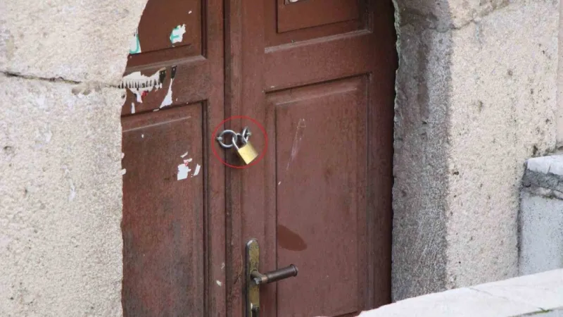 Usulsüz Enerji Kullanımı İddiası Türbeleri Vurdu! Tokat Vakıflar Bölge Müdürlüğü 9 Türbenin Kapısını Kilitledi