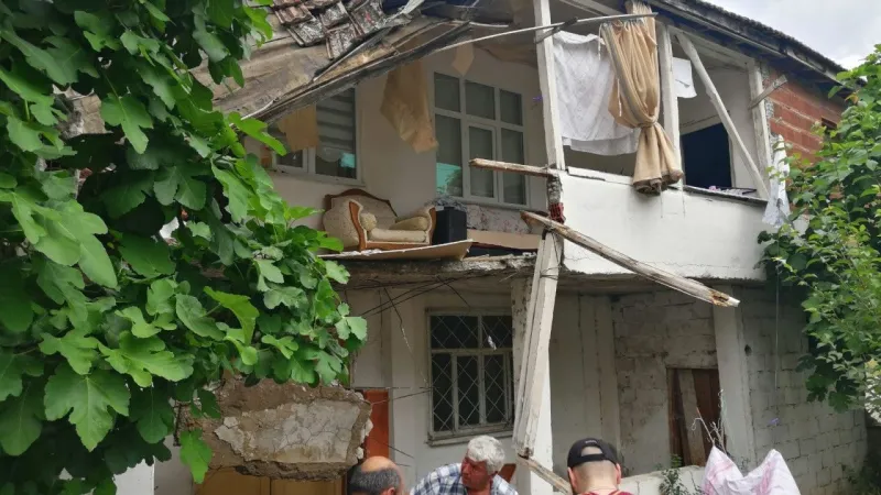 Üzüm Yaprağı Basarken Balkon Çöktü: Tokat'ta Korkutan Olay