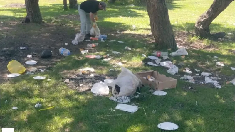 Vatandaş Kirletti Belediye Temizledi! Çamiçi'nden Pes Dedirten Görüntü!
