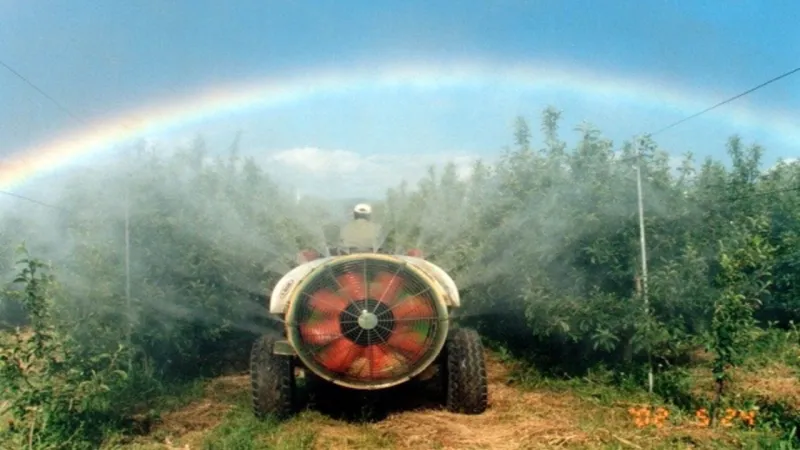 Zirai İlaçlar Artık Reçeteyle Satılacak: Çiftçi Önce Ziraat Mühendisine Gidecek!
